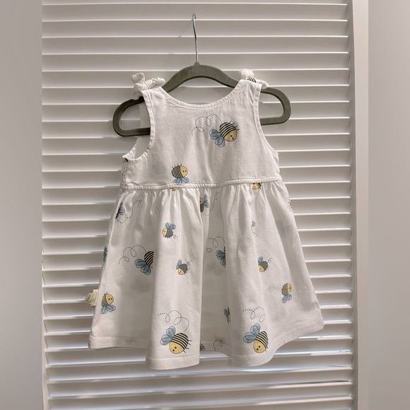 🐝 Cute white BEE dress by Pure Born in size 12 MONTHS! 100% Cotton and so cute - Picture 2 of 7